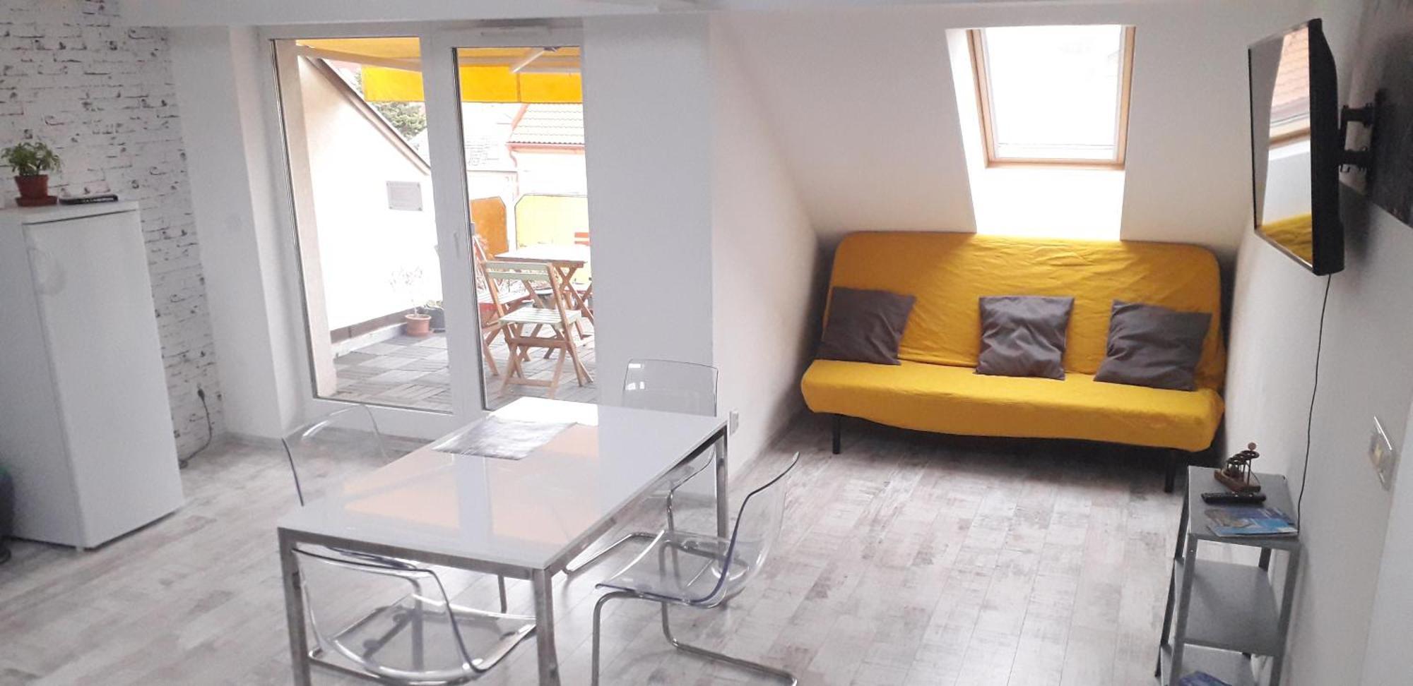 8X8 Tetoter Apartman Seghedin Exterior foto