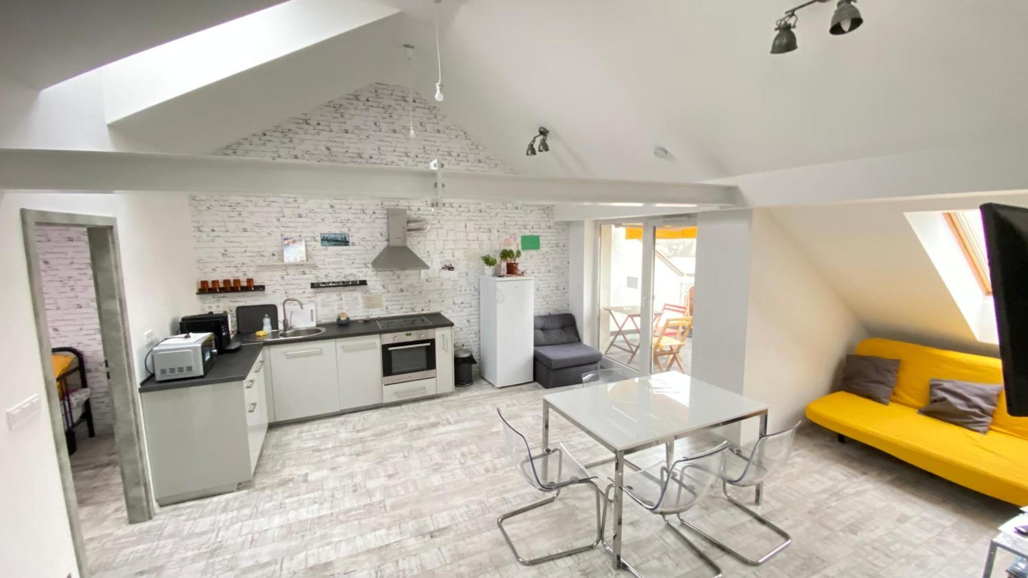 8X8 Tetoter Apartman Seghedin Exterior foto